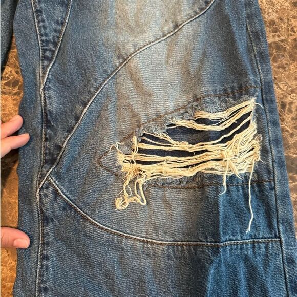 Fashion Nova Ripped Baggy Jeans Size 7 - Picture 10 of 12